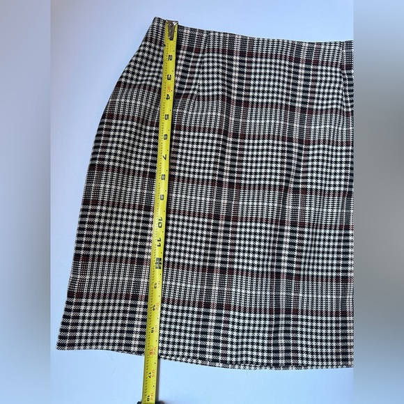 H&M Pencil Mini Skirt Women Sz 4 Black and White Zipper Back, Lined - Picture 5 of 5